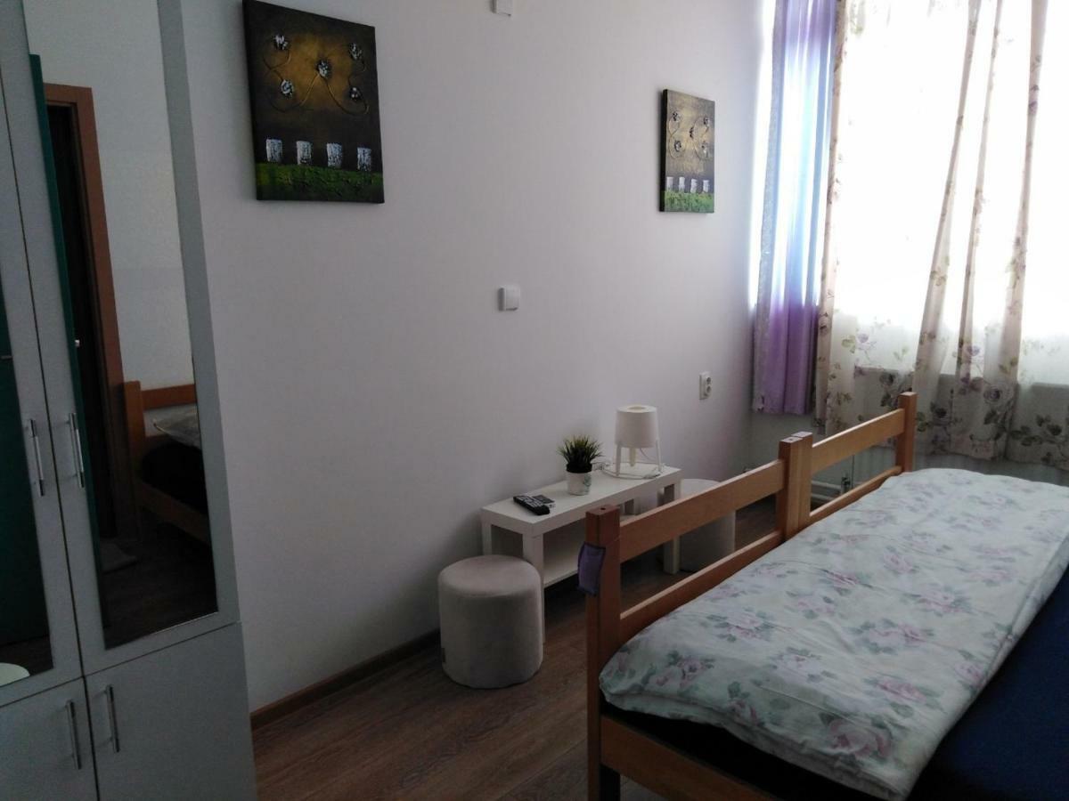 Guesthouse Night&Day Subotica Exterior photo