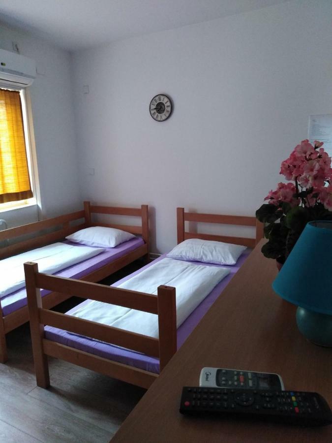 Guesthouse Night&Day Subotica Exterior photo